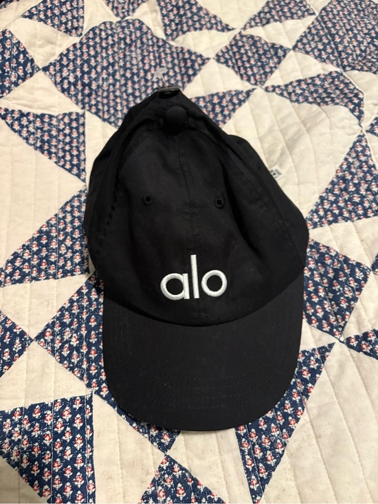 ALO Yoga Accessories - Alo Yoga Black Baseball Hat New with Tags